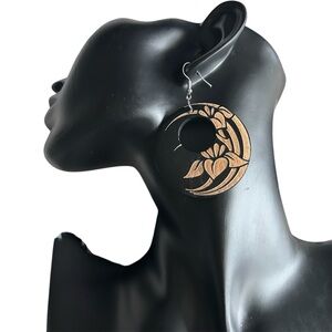 Elegant Black and Gold Floral Earrings